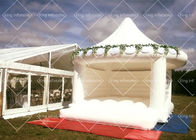 Château plein d'entrain gonflable de carrousel blanc extérieur de 4x3.5m pour épouser l'utilisation